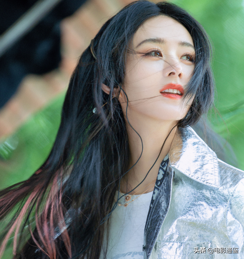 女星集体挑染长发,杨幂可盐可甜赵丽颖大气,baby这路透我爱了