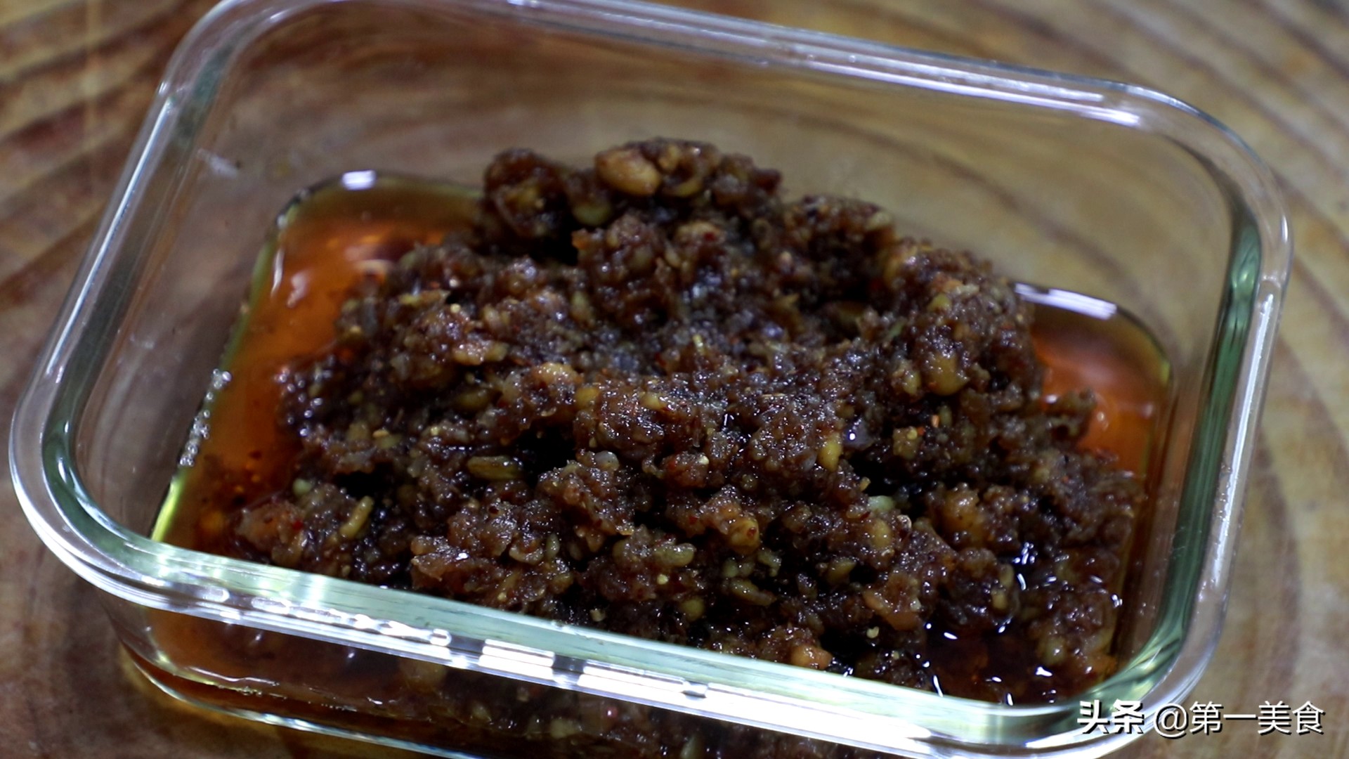 黄豆酱的用途与用法（黄豆酱再也不用买，一炒一熬真简单）
