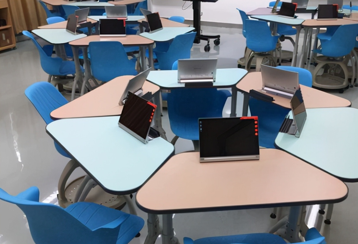 中小学改用“新课桌”，学生上课睡觉或成难题，家长终于能放心了