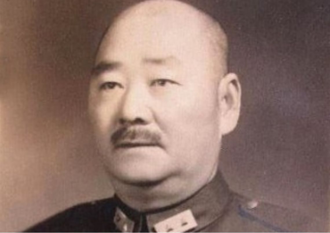 1952年，蒋介石看到一篇报道后大怒，吼道：快让他回来，别丢人了