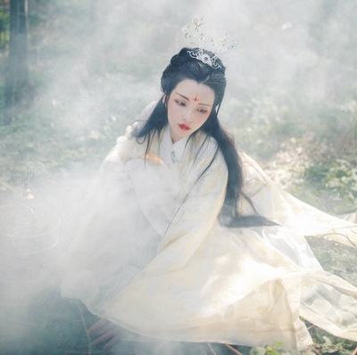 十句至情至性的纯美爱情诗句，哪一句感动你的心扉