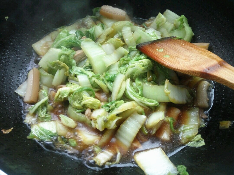 天冷，一锅热乎乎的白菜炖粉条可以安排了，暖胃还美味