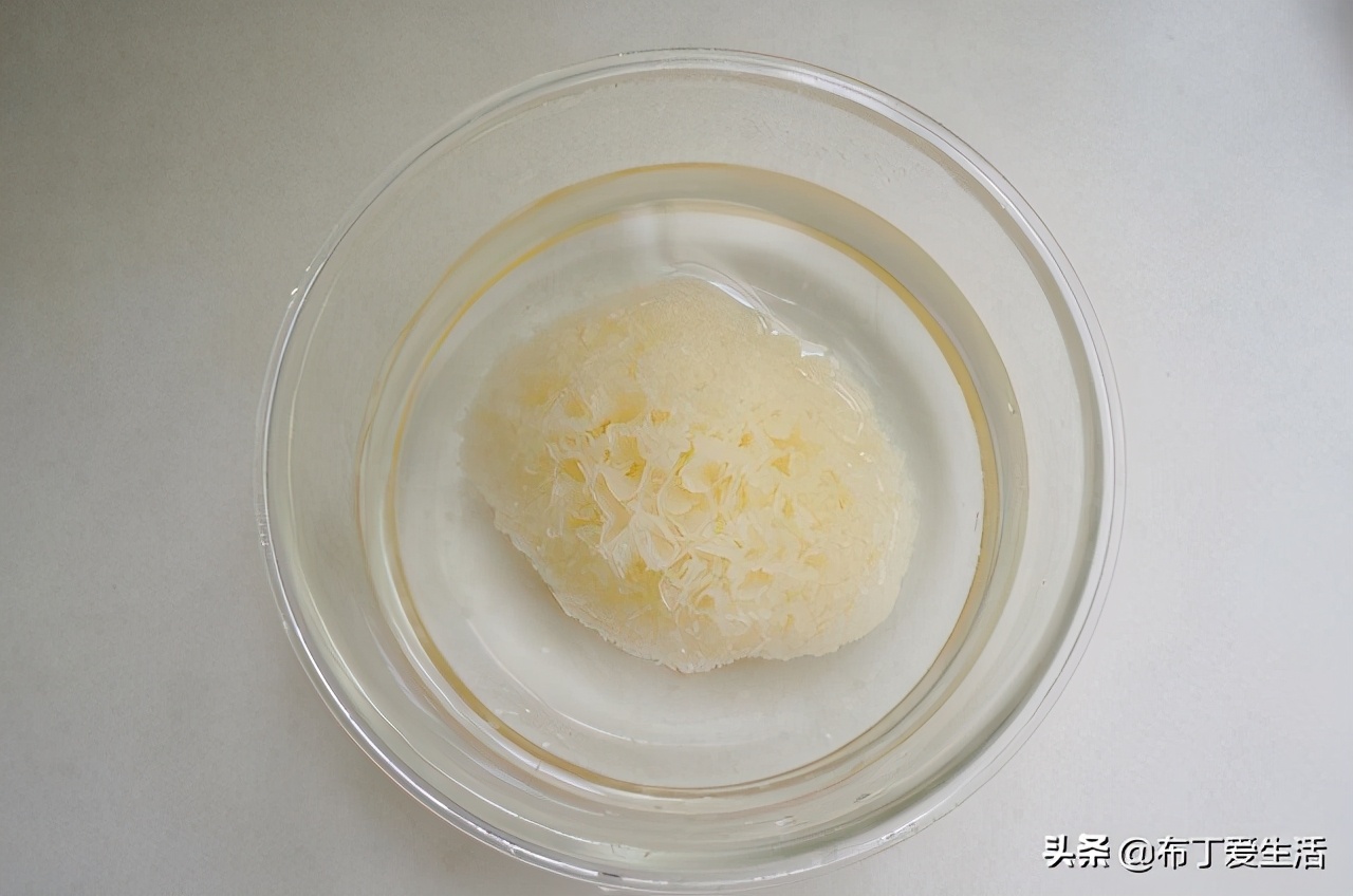 秋冬吃荸荠好处多，巧加4种食材煮一锅，绵稠香甜好喝，补水去燥