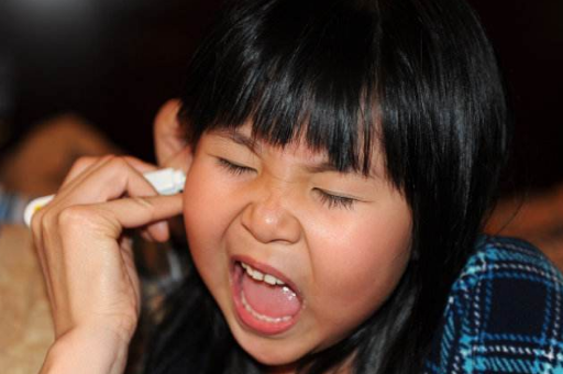 为什么你的耳朵常会发痒？医生：可能暗示这6个问题，千万别忽视