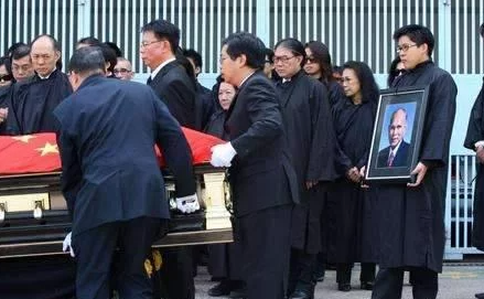 霍英东的正派情史，港圈最抠门的亿万富翁，却爱上3位人间富贵花