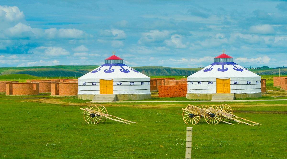 青海湖日出星空,公路大片,鸣沙山滑沙8月:内蒙古7415推荐理由:没