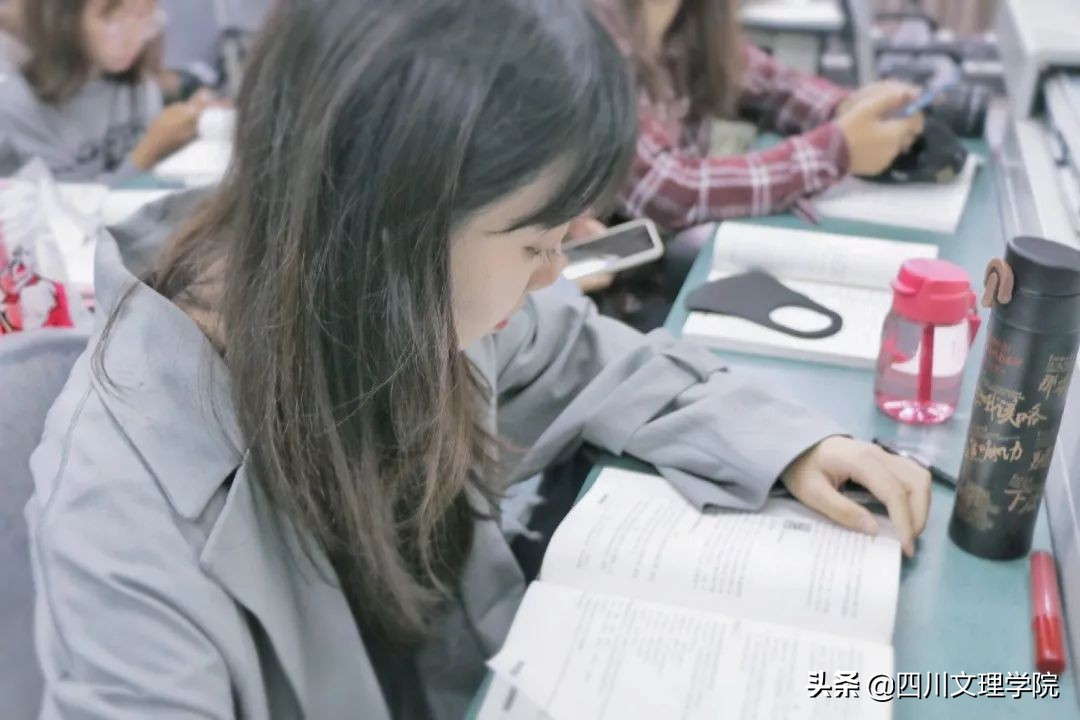 文理“低头族”| 低下头，发现另一个世界