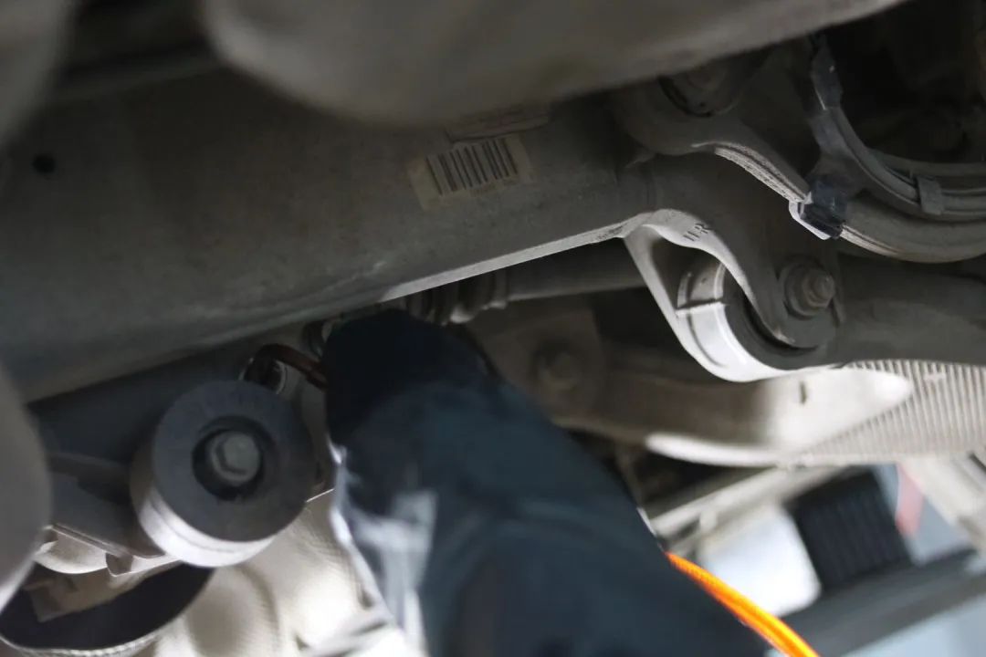 怪兽修车：翻新一辆13年的二手宝马5系，耗时25天完美复活它