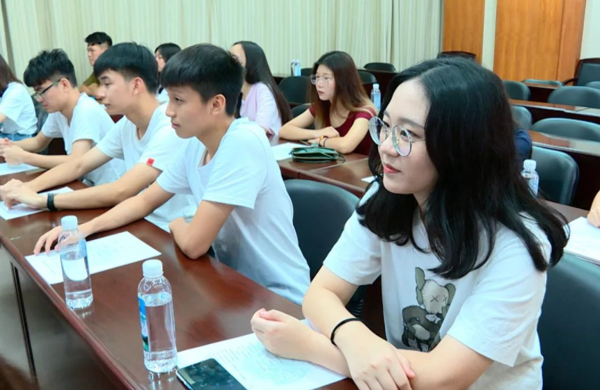 想要留校任教有多难，很多同学不敢想象，满足这些条件就有机会