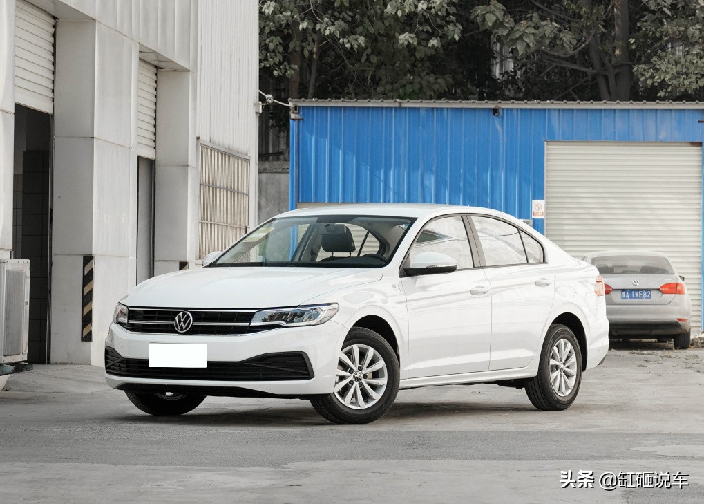 10万块的大众宝来,配8英寸显示屏,经济耐用又省油,还是自动挡