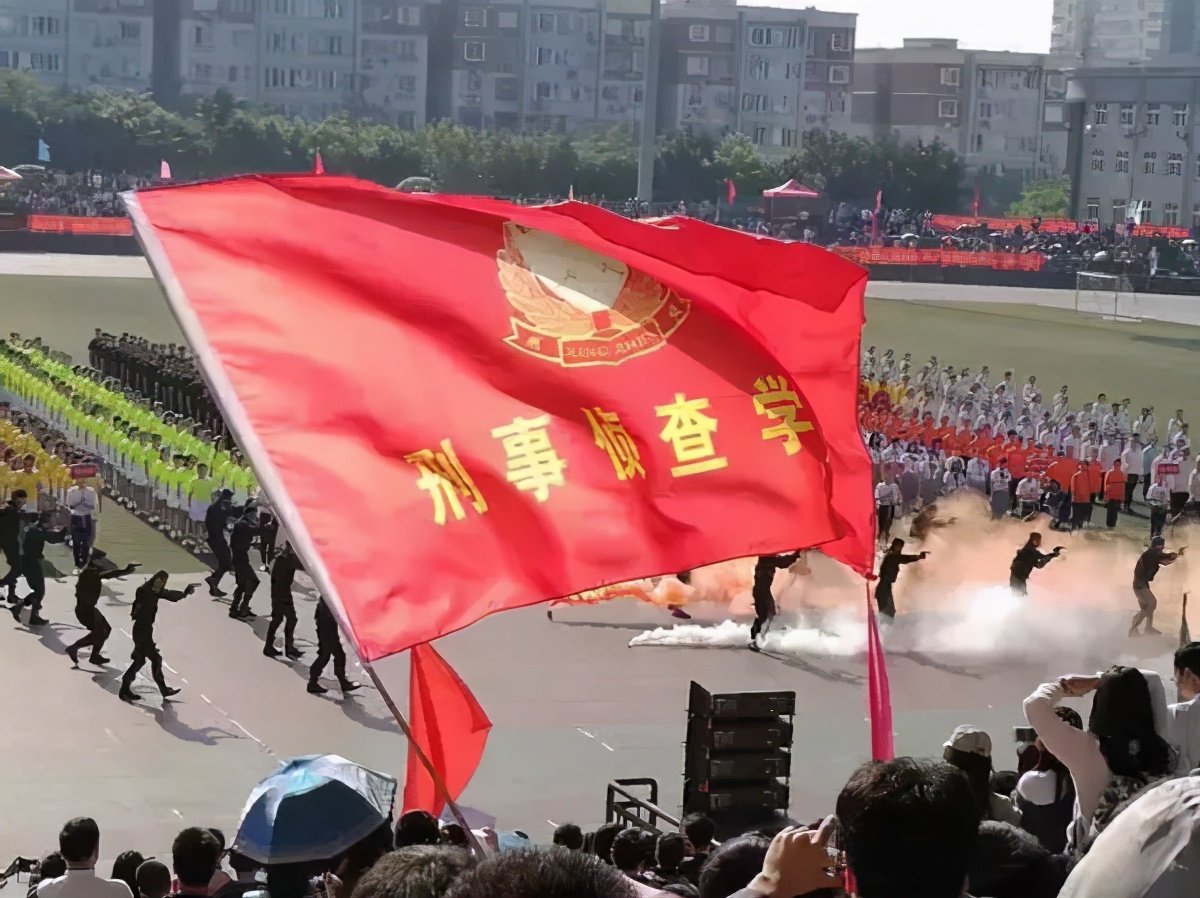 曝光！公安部多次发来贺信，重庆“最神秘”学院手握无数“全国第一”！