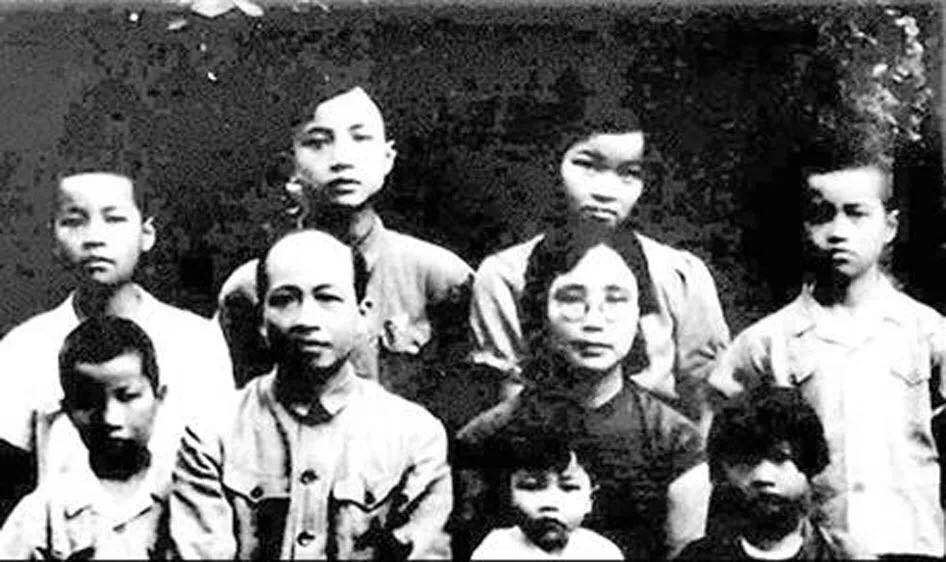 2003年，著名数学家苏步青在上海逝世，身上装着一张日本女士照片