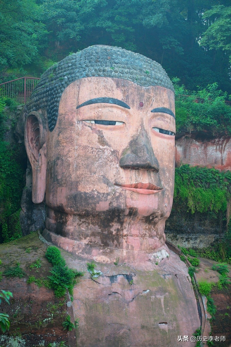 50年前乐山大佛大发现！胸口处发现神秘密室，所藏之物令人失望