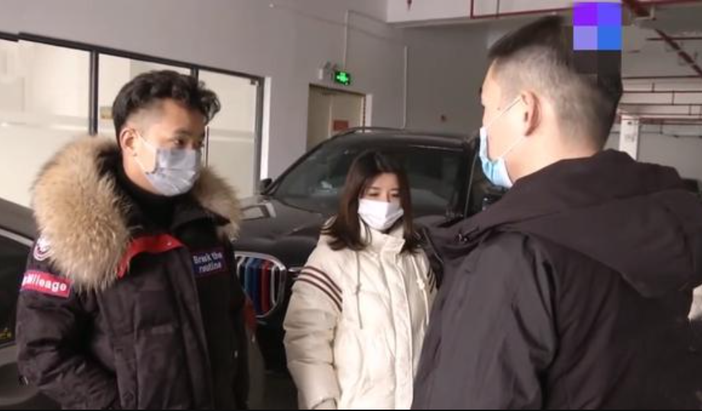 百万宝马在4S店被技师撞坏，车主索赔5万被拒，车主：二手折损