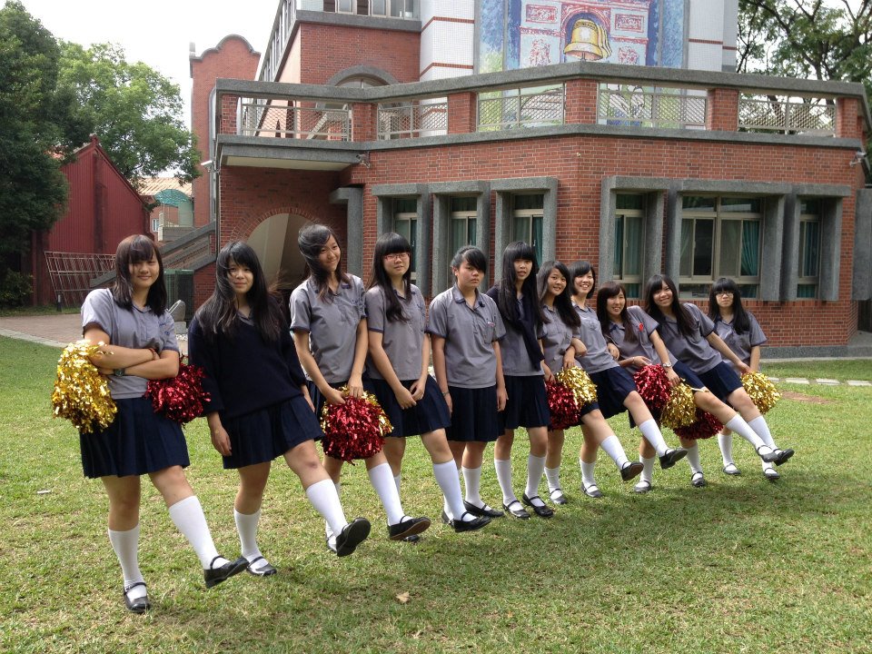 孩子中考得低分，300多分与高中无缘，这几条“新出路”可以选择