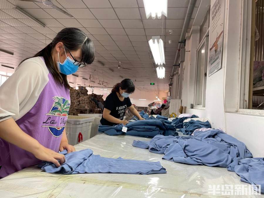 半岛观察丨一条盖毯爆火背后的童装江湖：3000家企业即墨鏖战，如何赢得三孩商机