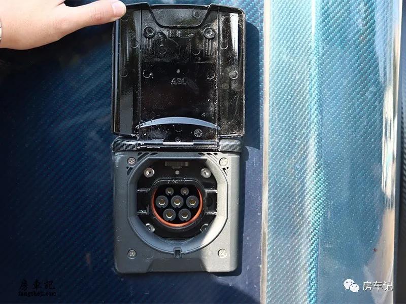 你敢卖，我敢买！售价228.8万的房车，究竟有哪些亮点？