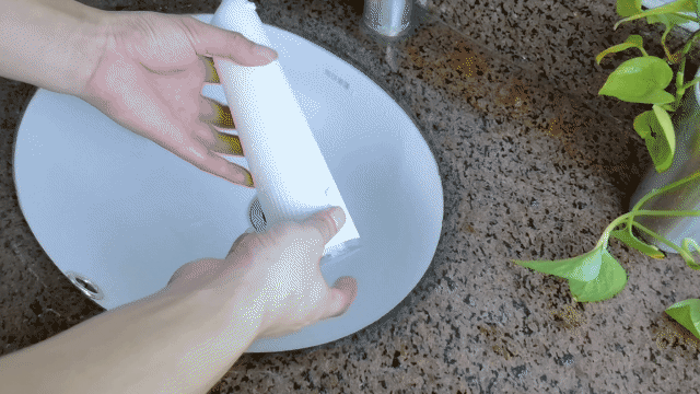 深层护理看得见，美的智能SPA微气泡可视化冲牙器上手实测