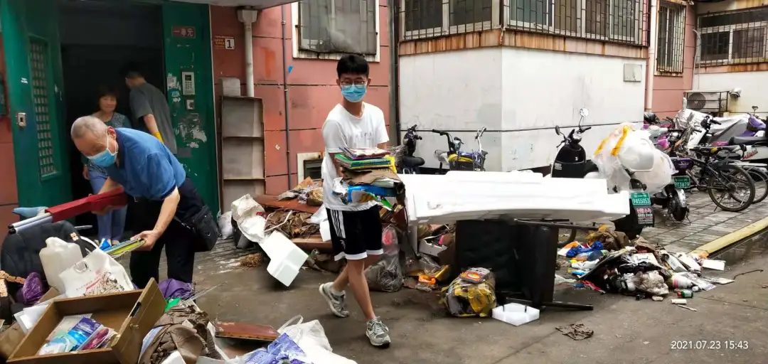 农大人的身影在前，我们“豫”难而上