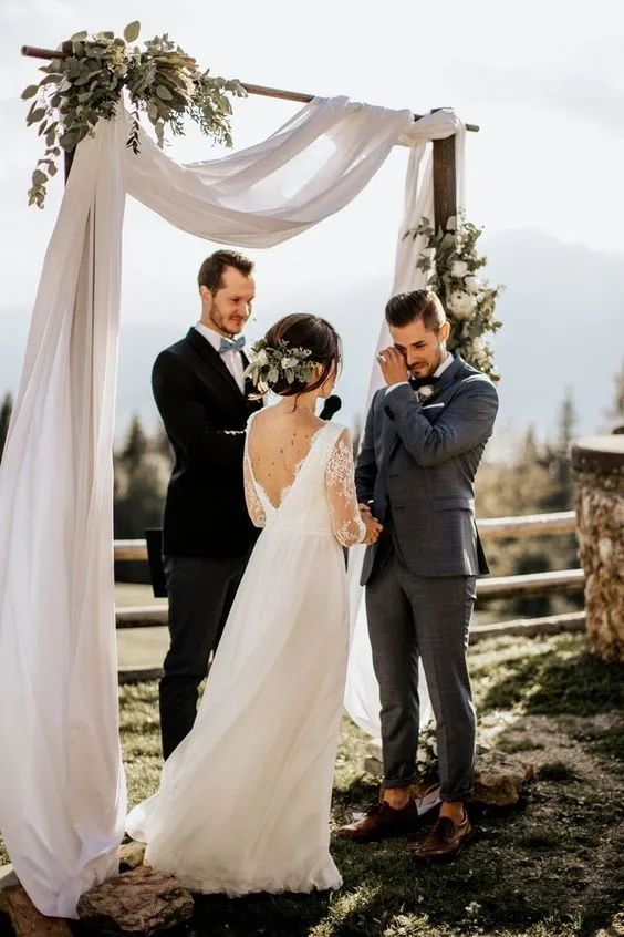 婚礼主持，一场婚礼的高级“软装”| 挑选婚礼主持人全攻略