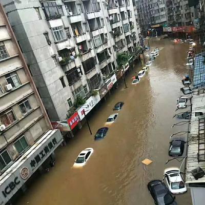 暴雨季节，水中行走可能被电击致死，请看先例