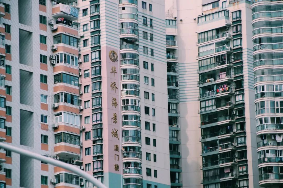 老破小一平10万+！我们走遍厦门18所名校，为你曝光最贵学区房！