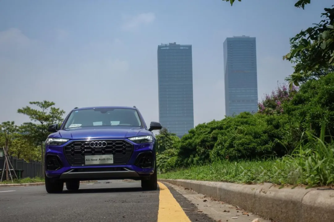 奥迪Q5最小离地间隙揭秘，更适合国人驾驶的豪华SUV选择