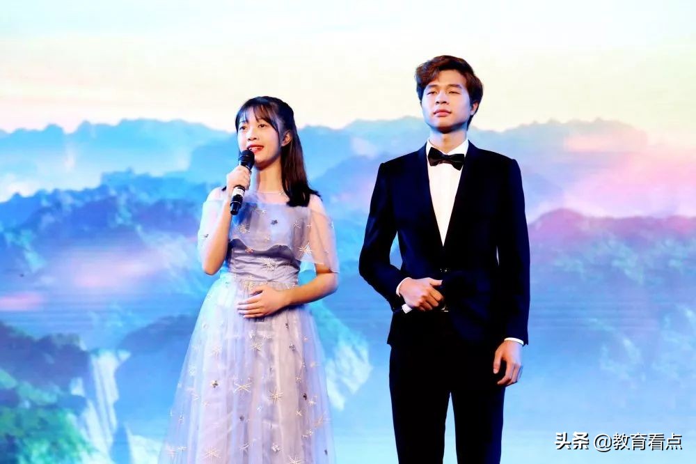 青春献礼新时代，为广东省华立技师学院艺术节点赞