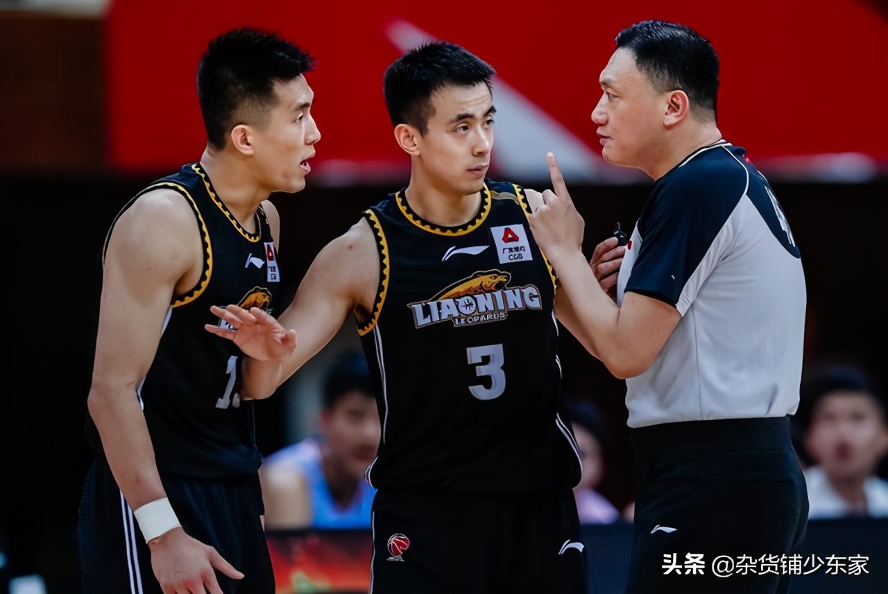 nba为什么不能和裁判肢体接触(篮球场上那些胆敢挑衅裁判的球员都是什么下场？)