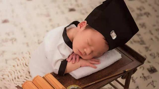 “四厢车”宝骏Valli，车长近4米7配“双人床”