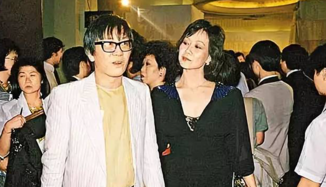 黄霑当年有多狂：敢对成龙撒尿，单挑过李小龙，大骂刘德华3年