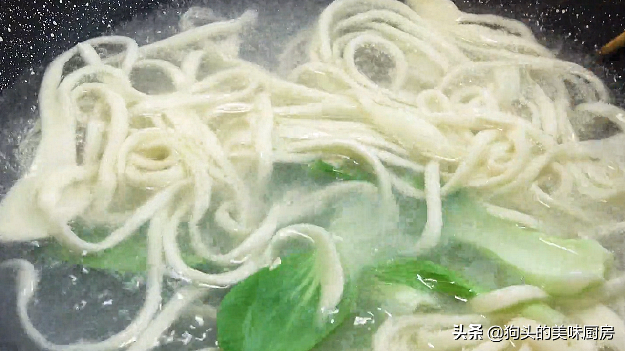 吃面条不要手擀了，教你懒人做法，做一次三天不早起，太方便了