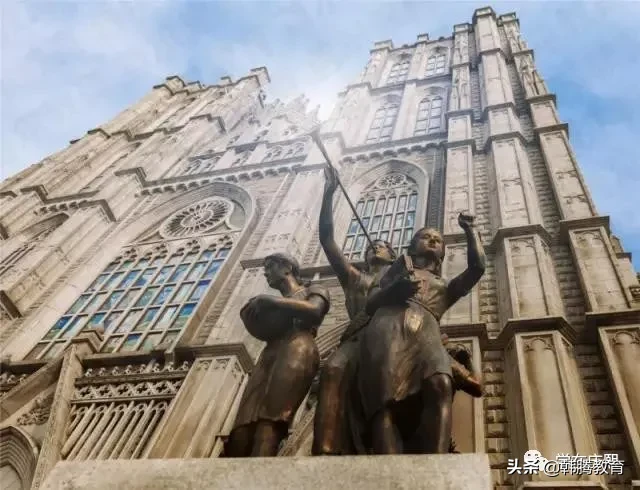 被誉为韩国最美校园，多部韩剧取景地，走进世界名校——庆熙大学