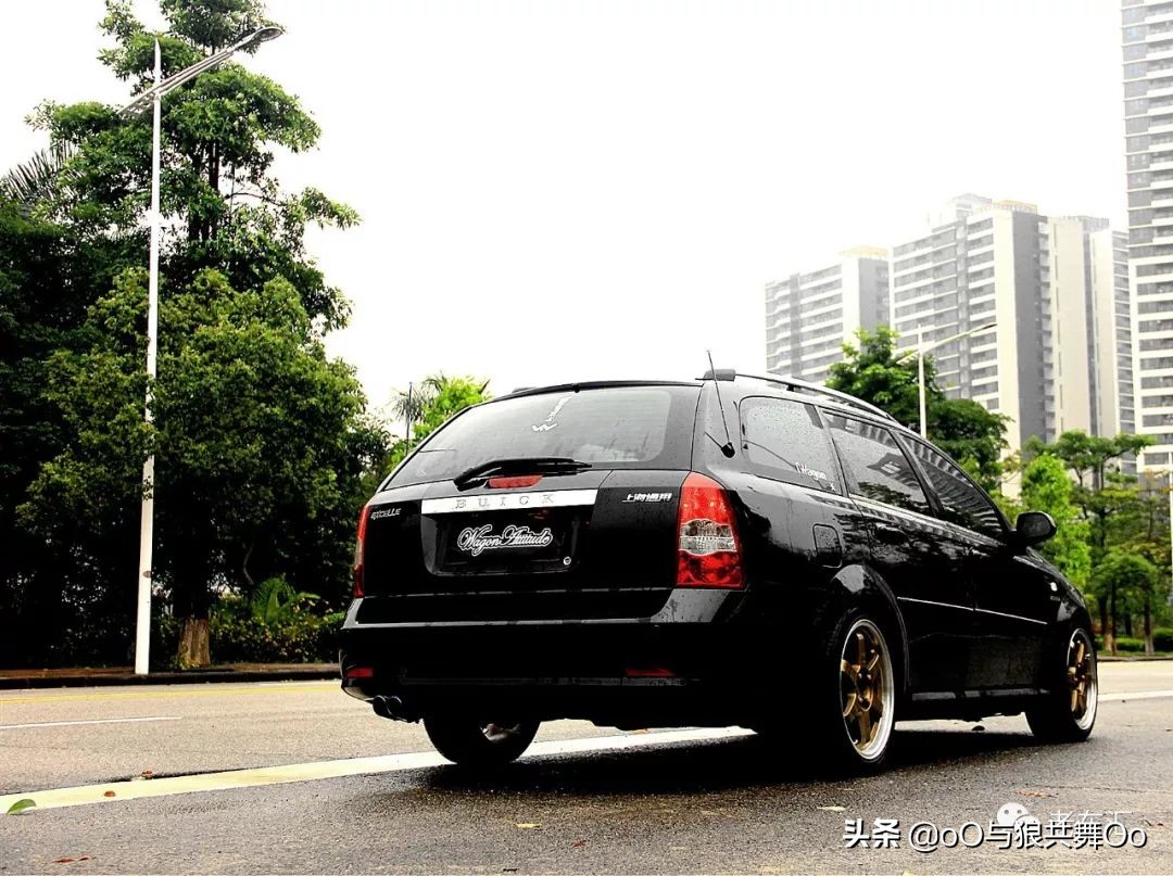 这是台很便宜但没有改件的Wagon 别克凯越旅行版