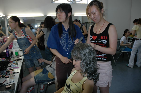 中央戏剧学院美术艺考生校考第25名，文化成绩多少能被录取？