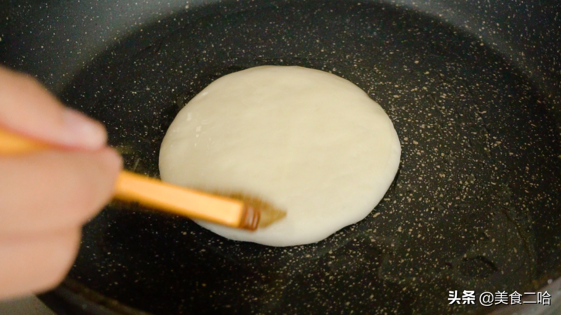 新手零失败的发面饼做法，到锅就起大泡，烙出的饼比面包都柔软