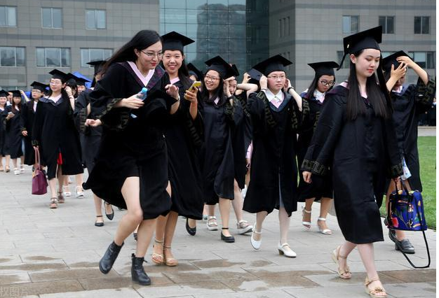 护理专业招生学校（护理专业招生爆冷）