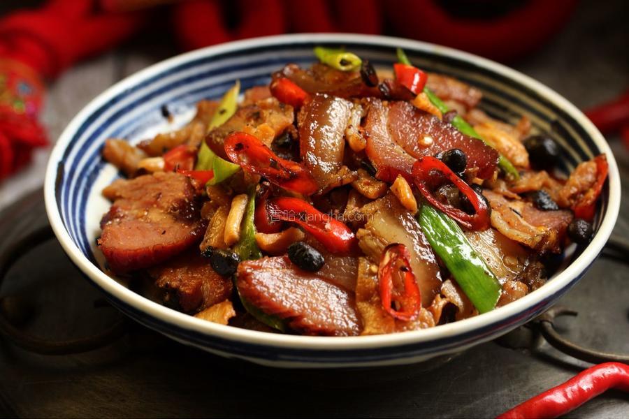 腊肉过咸处理方法与腌制技巧