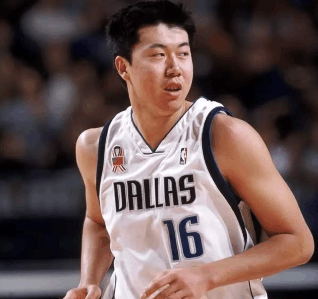 大姚为什么在nba分量高(人比人气死人！大姚生涯总篮板4494个，阿联1399个，而周琦是这个)