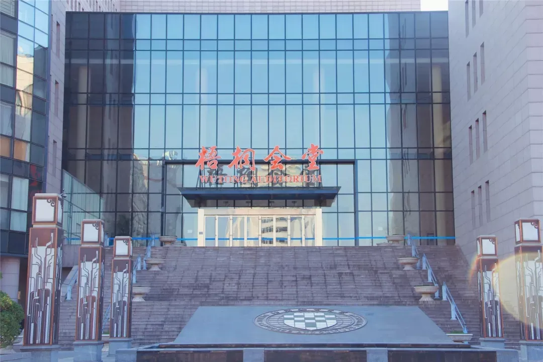 北京“超美”高校：地铁直达校门，绿化率46%，“校花”数量称霸五道口！