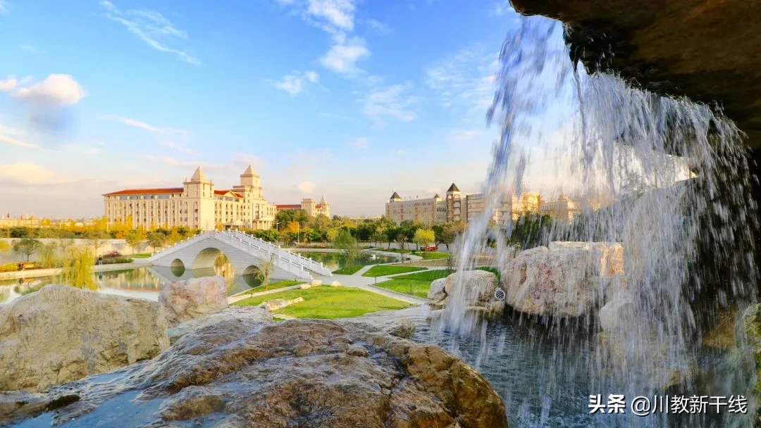 邓忠君：扎根四川大学锦城学院学生农场的“现代农夫”