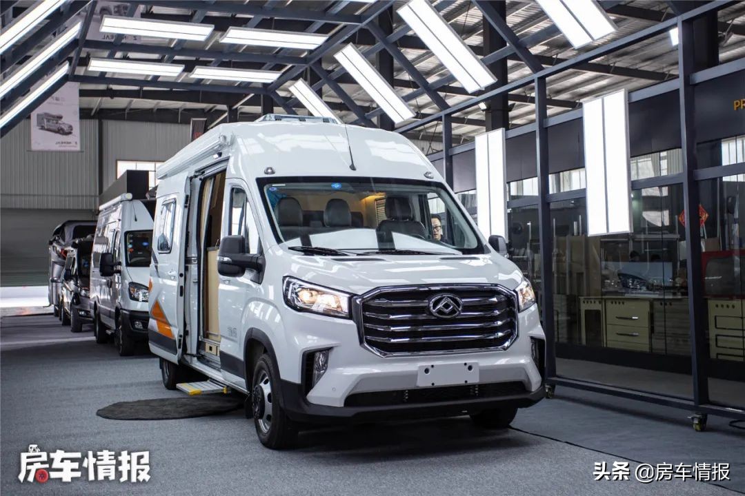 全新大通V90房车来啦！配2.0T发动机参数超依维柯，起售价真便宜