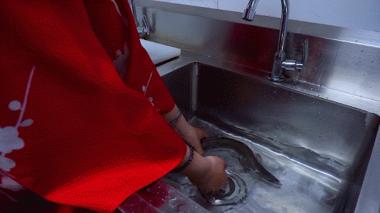 “徐州张柏芝”跑日本深度游？日料人均不到100，还能cos和服