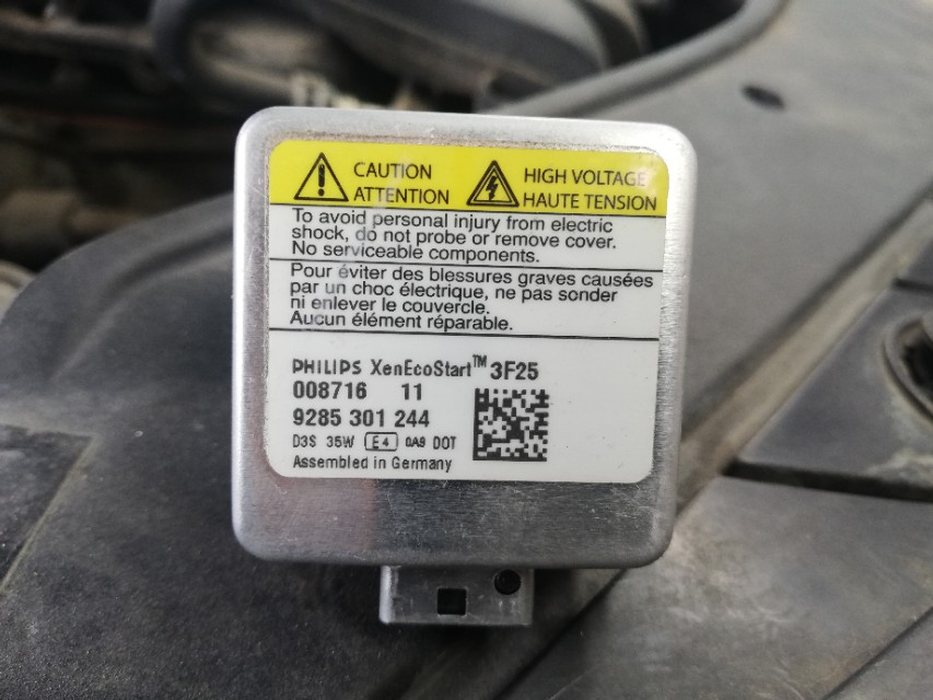 汽车LED灯一定比卤素灯好吗？它们的区别、优缺点你知道吗？