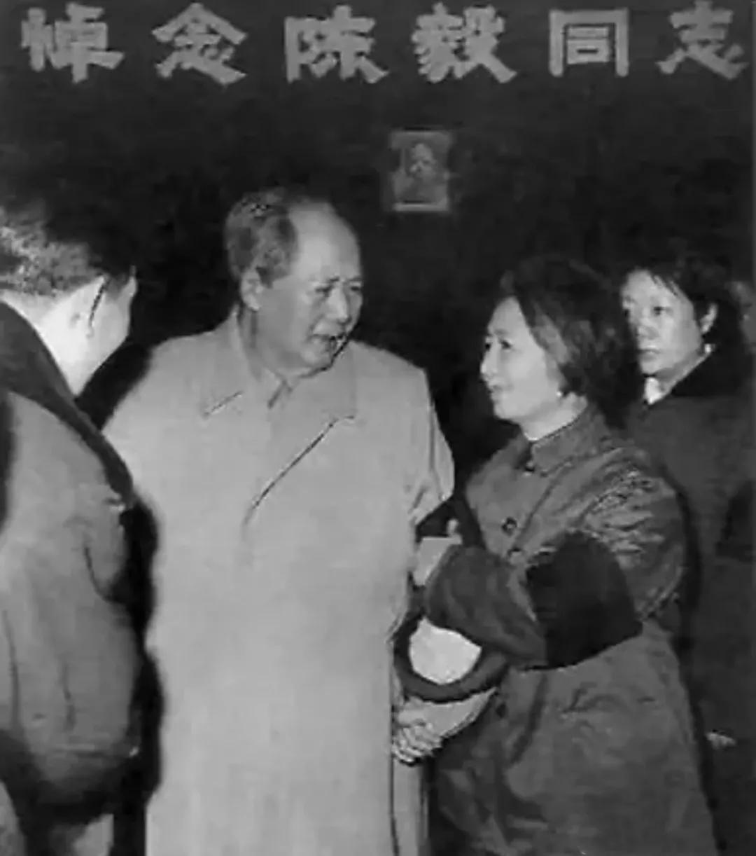 毛主席请陈毅吸烟，他说：戒了，毛主席：你有志气啊