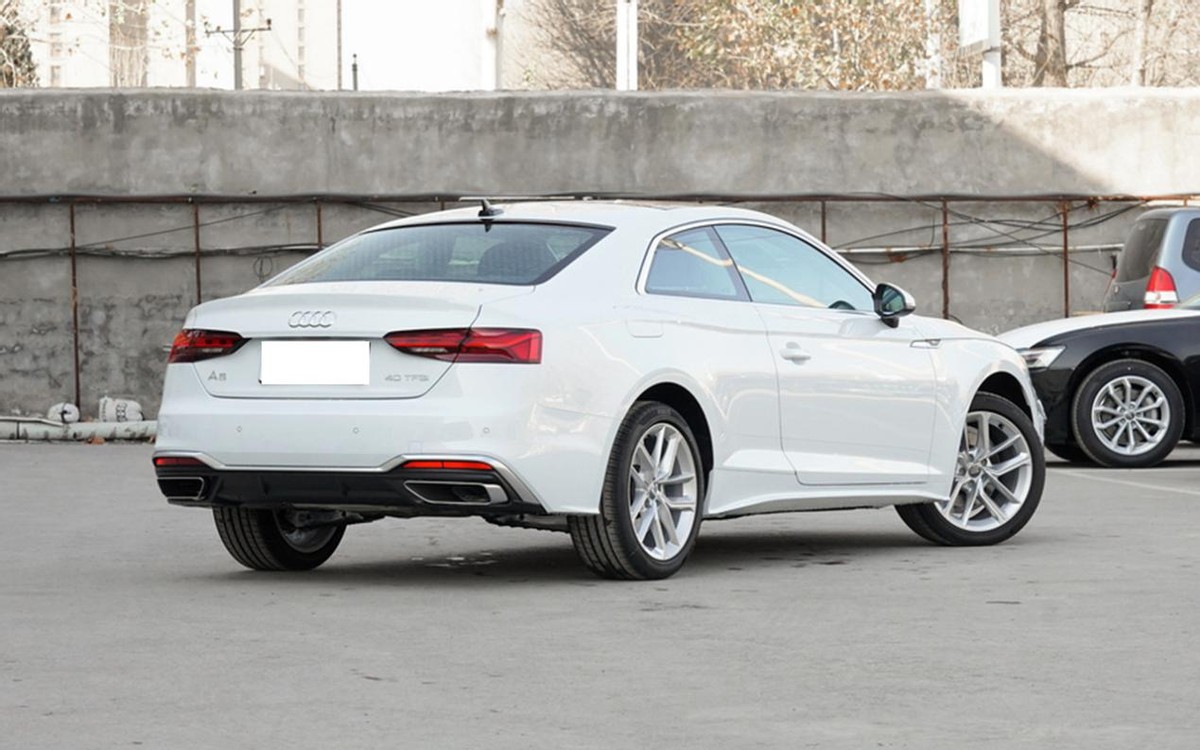 适合有钱、个性党去入手的3款中型车，不是3系、A4L、C级！