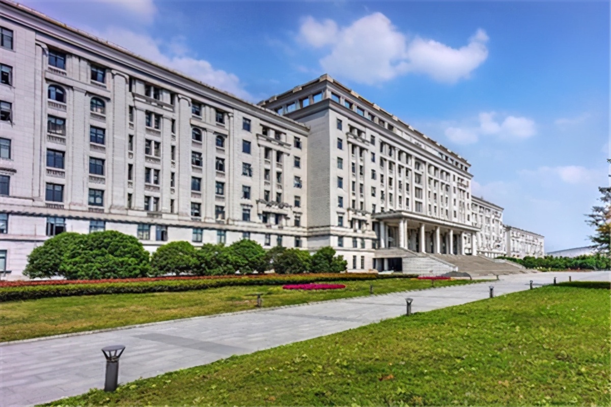 2021四川省高考分数线公布，总分达不到这个数，考电子科大有点悬