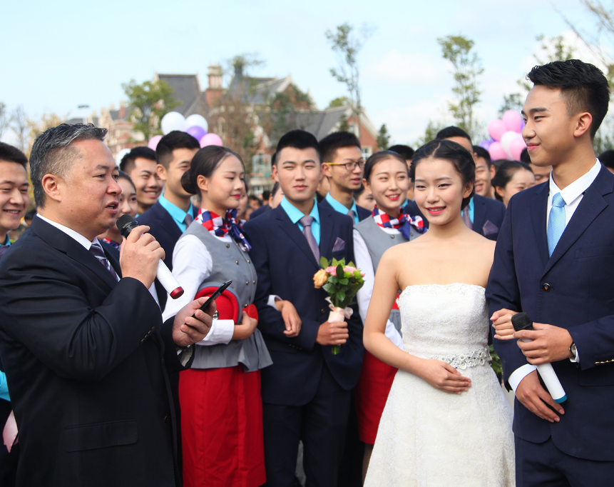 为了不影响学习，大学生也不能谈恋爱？大学老师的一番话引发讨论