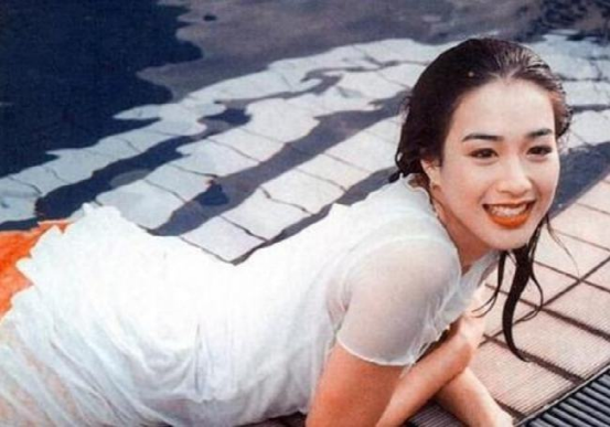 10位“70后女星”颜值对比，有人40岁强凹青春，有人51岁无惧岁月