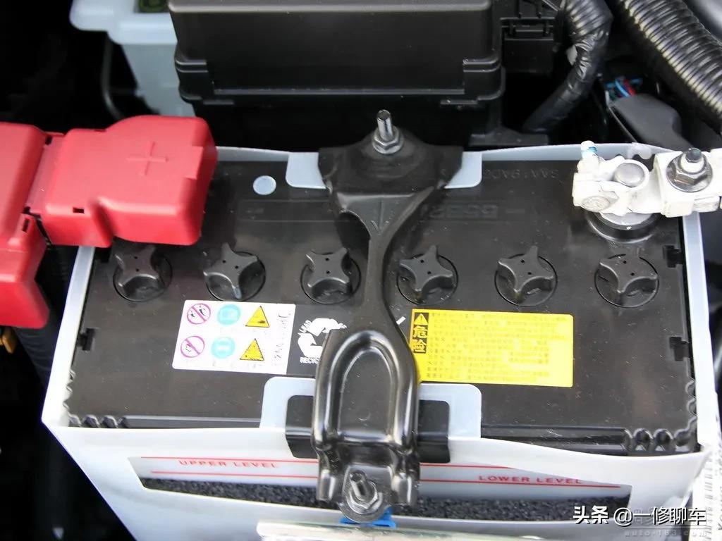 汽車更換電瓶有幾點很重要，可不要大意了，修理工來告訴你